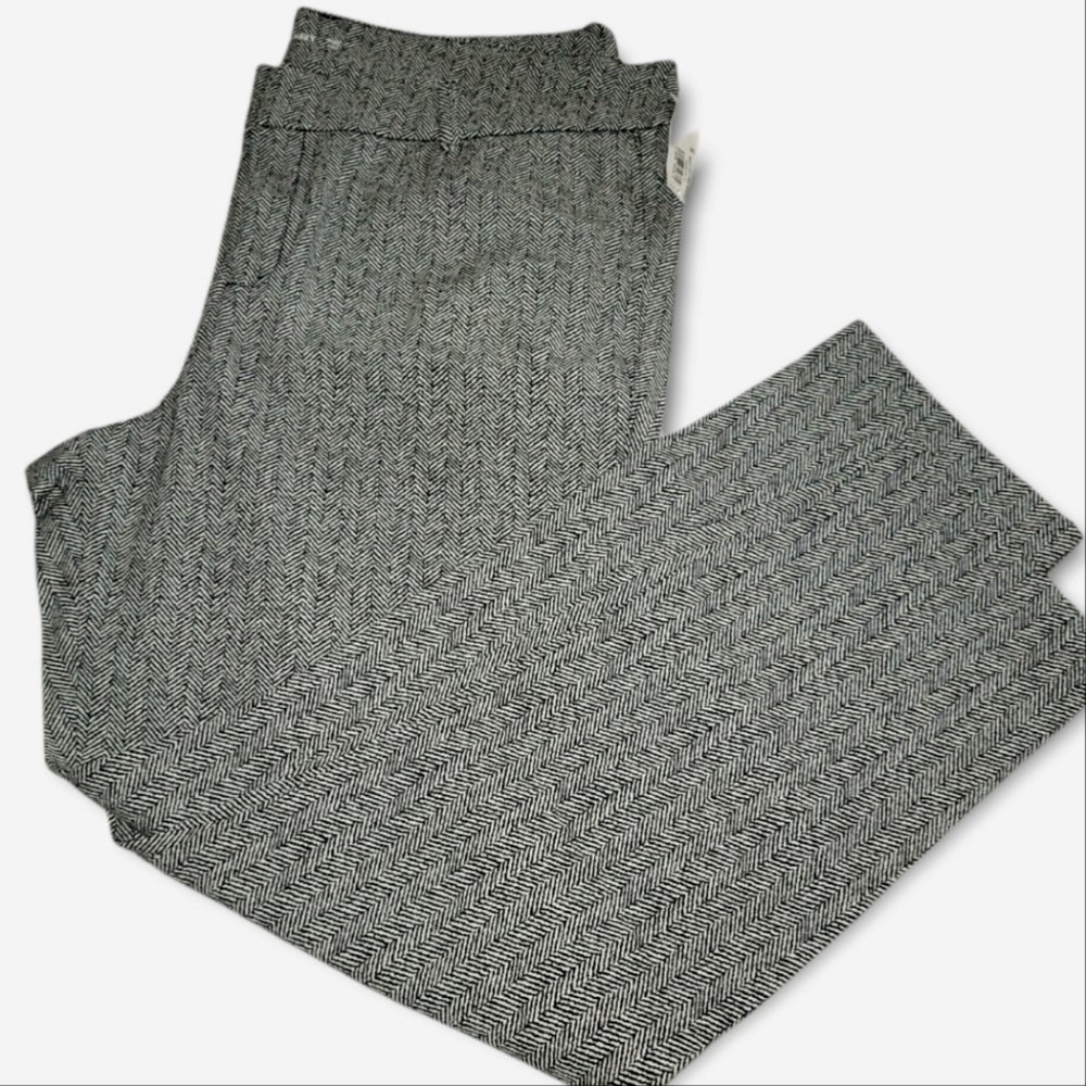 NWT Old Navy Black and White Slacks